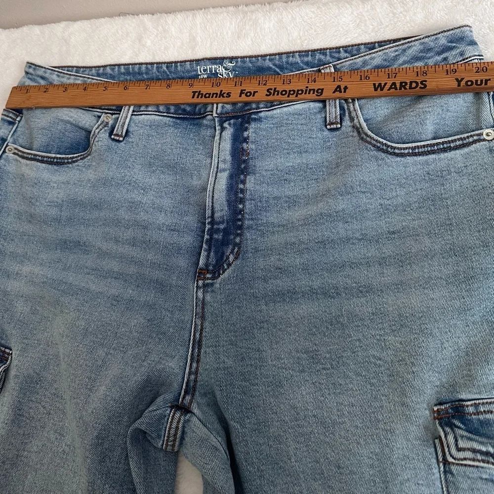 Terra & Sky Cargo Utility Denim Jeans Size 16W  Wide Leg Curvy - Picture 9 of 9